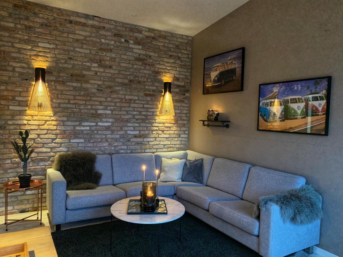 Broncks Apartment 1 - Modern 2-Bedroom In The Heart Of Tórshavn Buitenkant foto